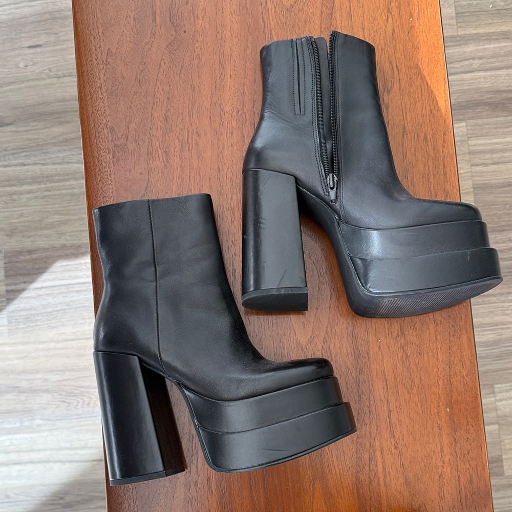 Steve Madden Black Chunky Platform Boots